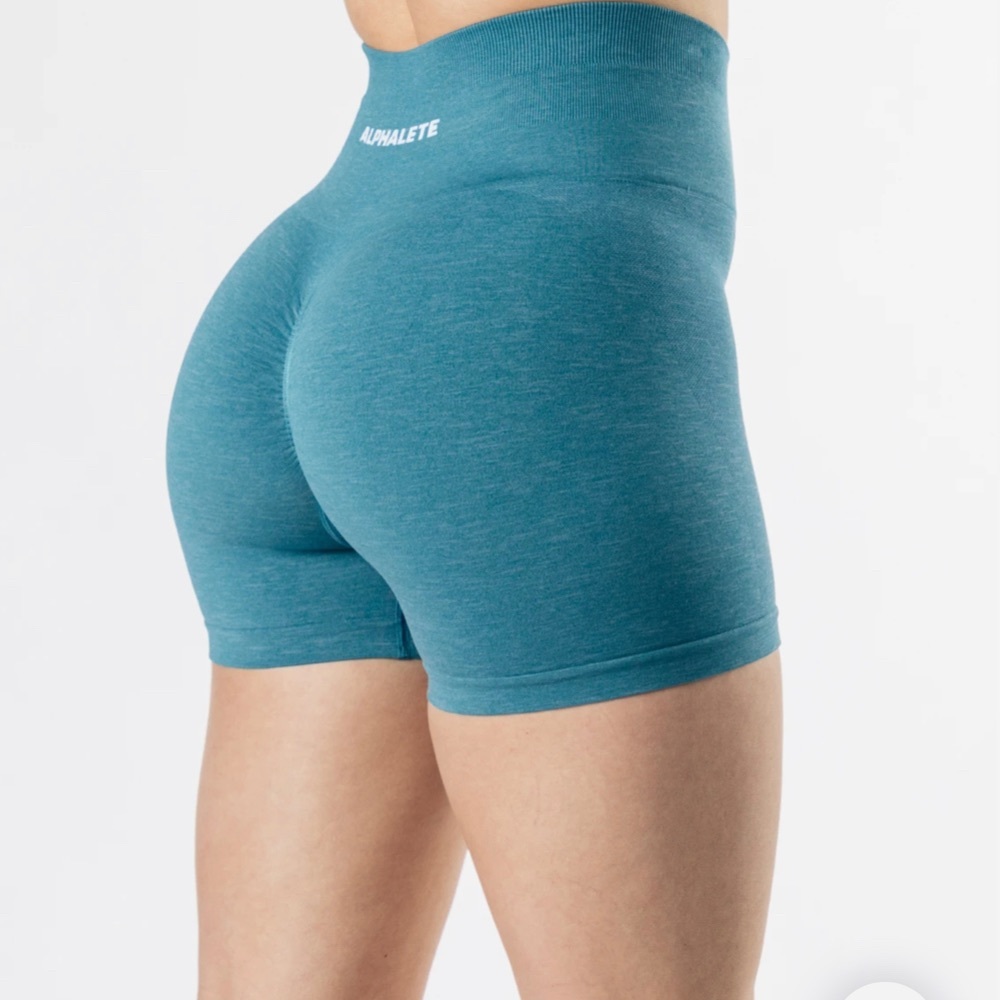 Alphalete Rainfall Amplify Shorts - Small